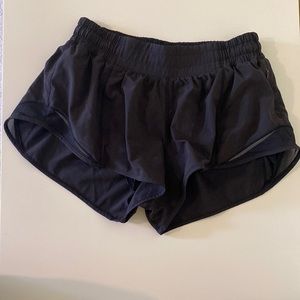 Hotty Hot Shorts LR Lululemon Size 6